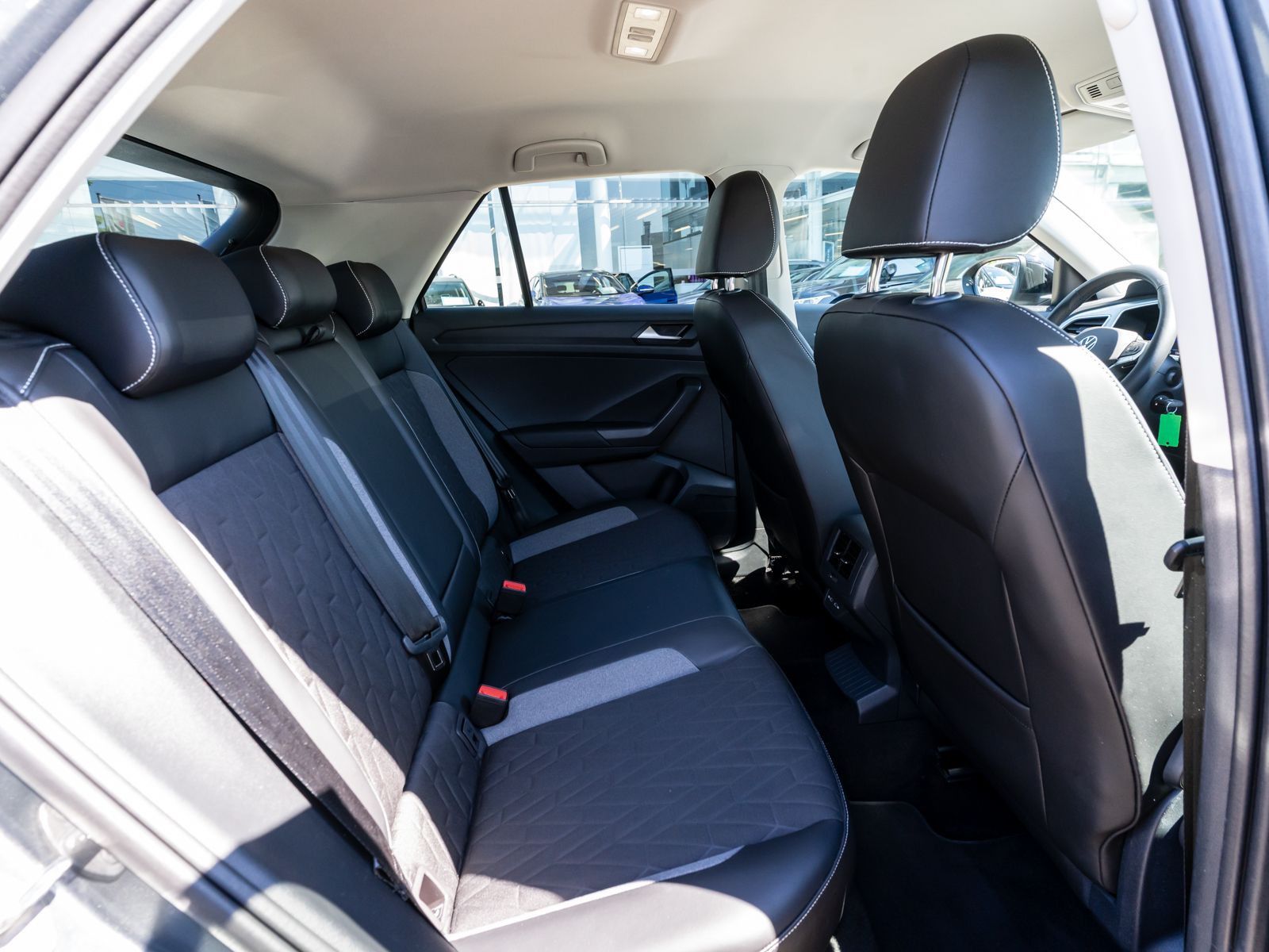 Volkswagen T-Roc - Bild 8