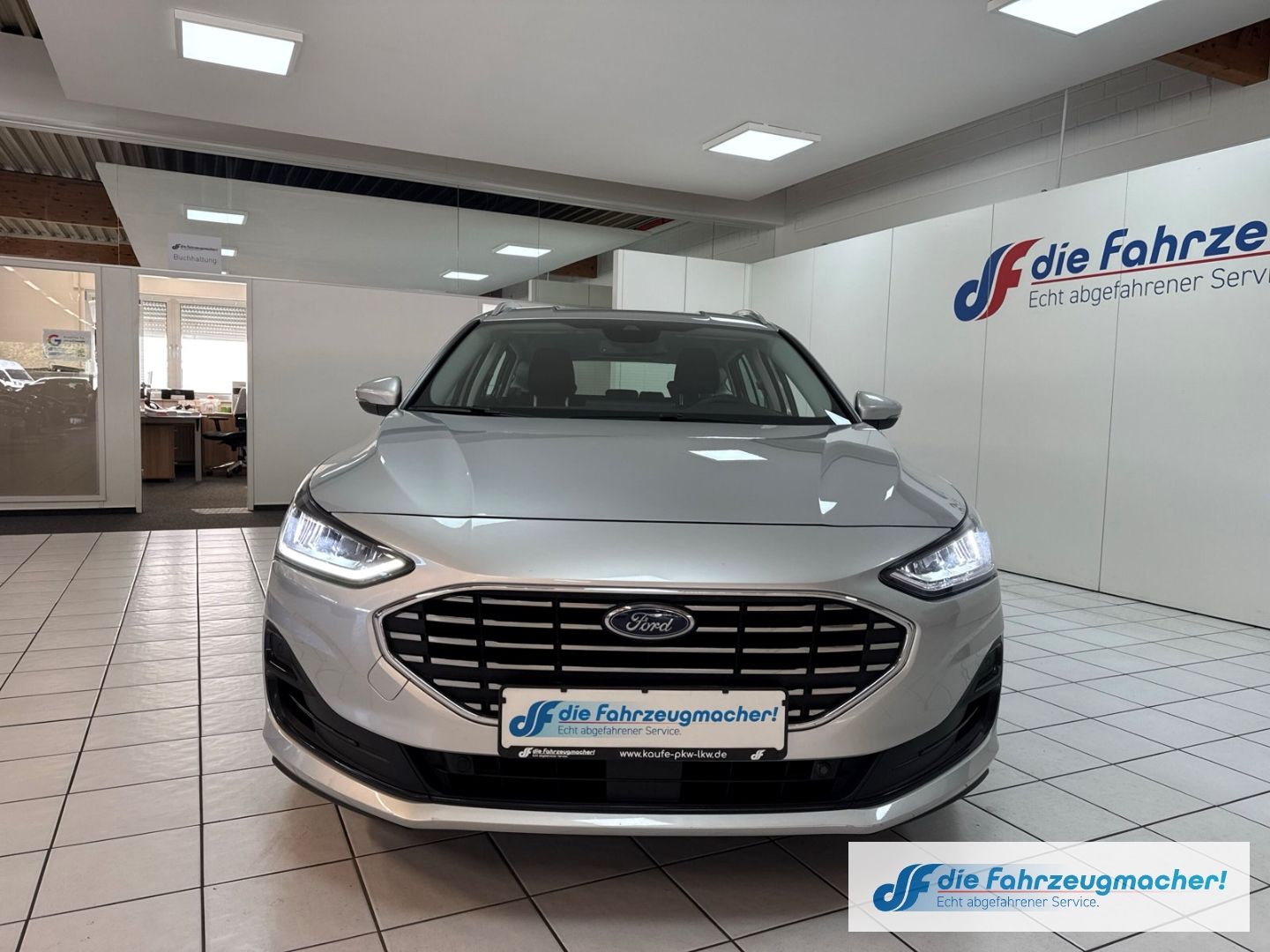 Fahrzeugabbildung Ford Focus Turnier Titanium 1.5 EcoBlue *Facelift*
