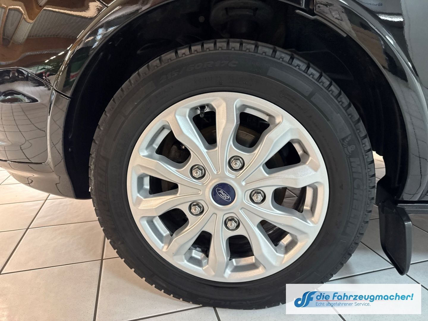 Fahrzeugabbildung Ford Tourneo Custom 320 L2 Titanium X 2.0 TDCi  AHK N