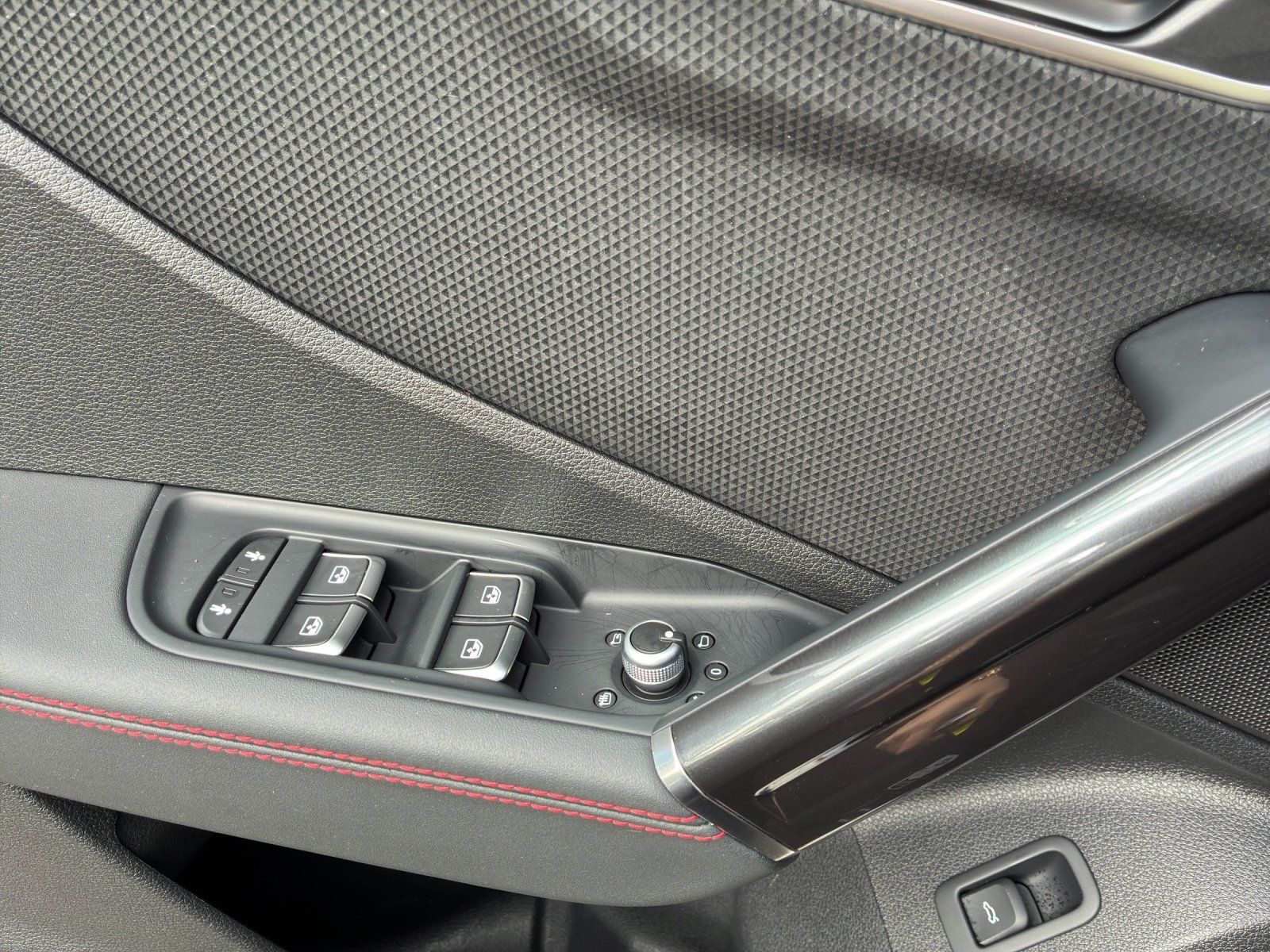 Fahrzeugabbildung Audi Q2 35 1.5 TFSI S-Line AHK,Kamera,LED,Leder,Navi