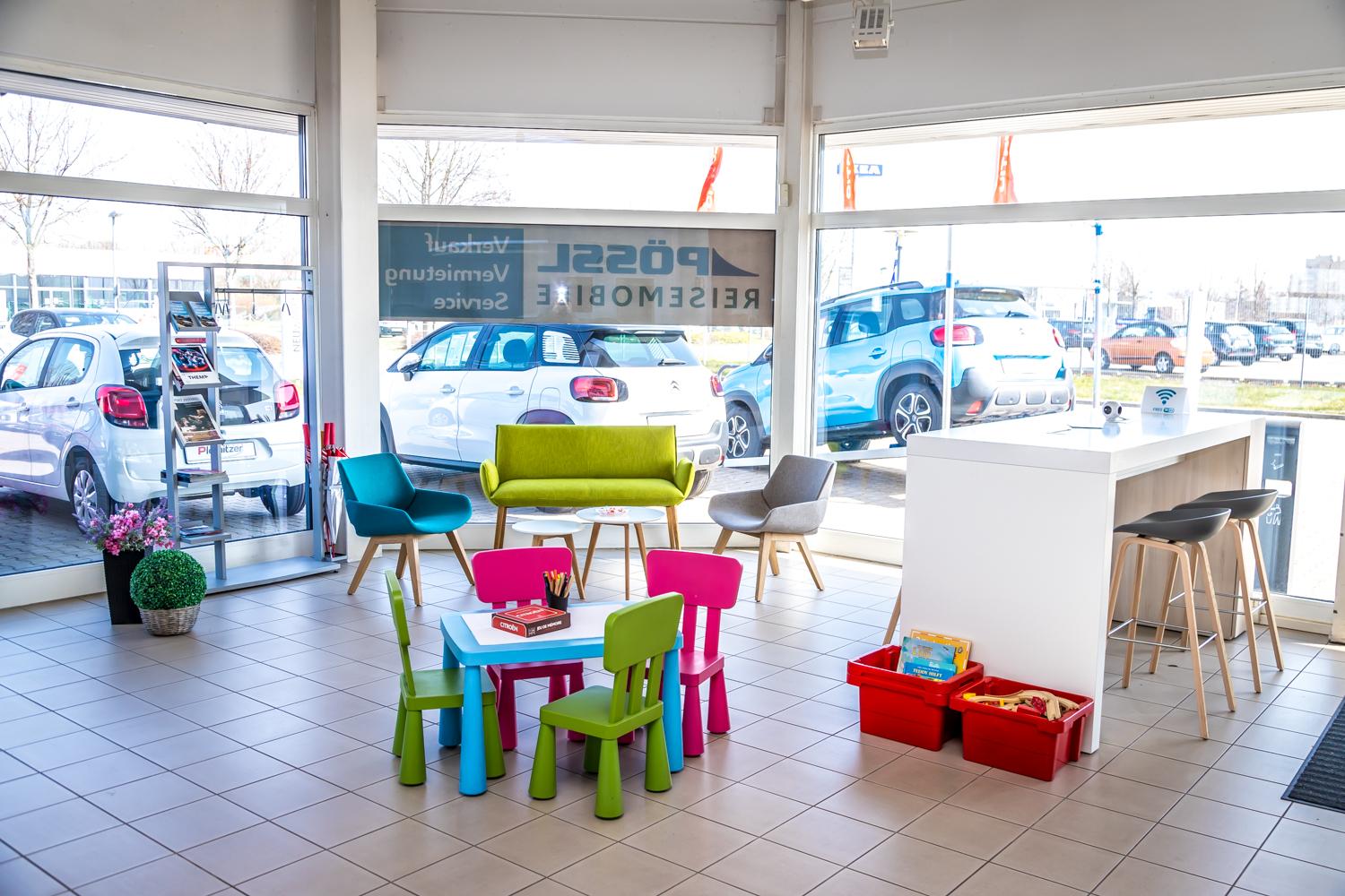 showroom-image-top