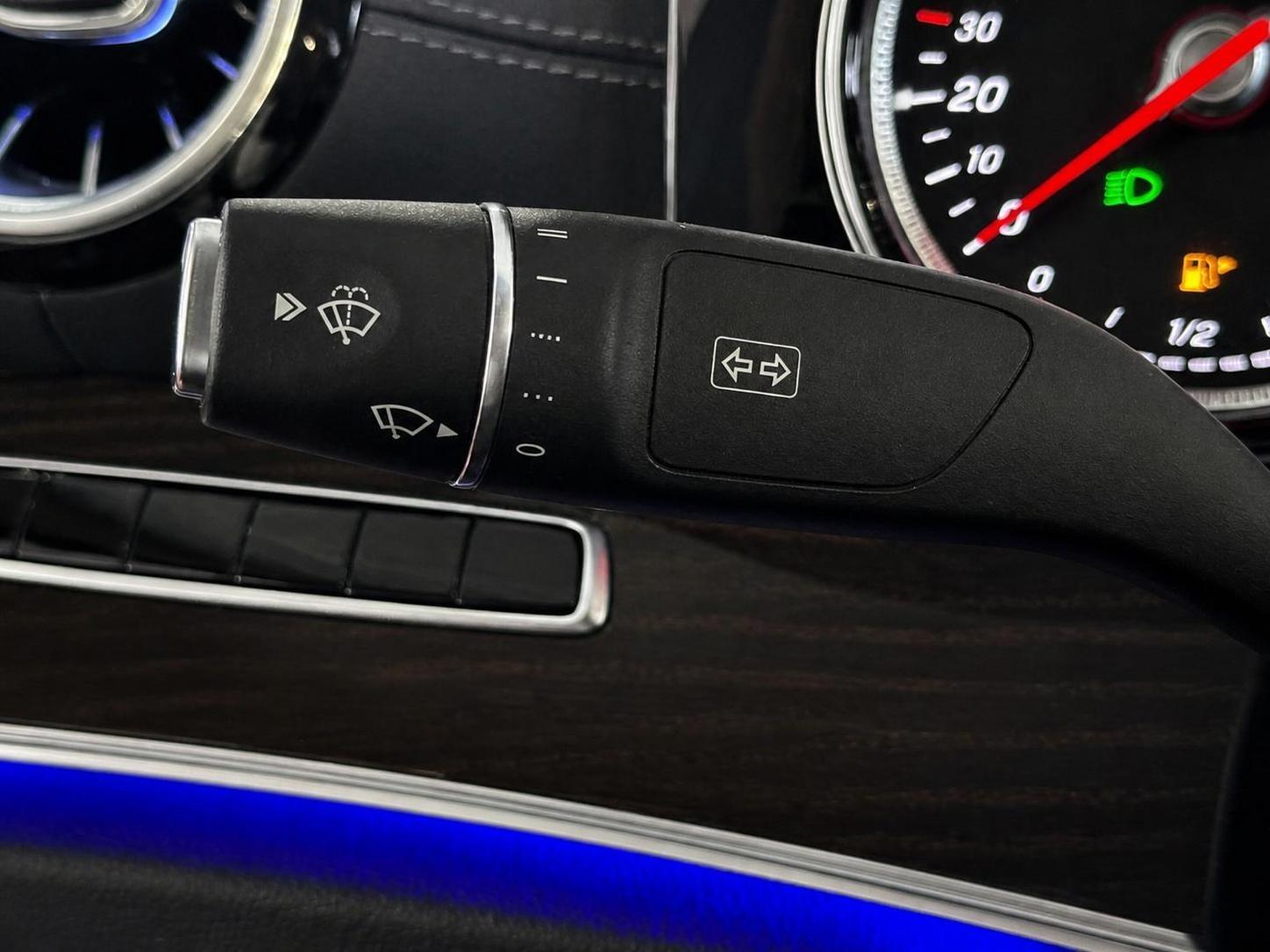 Mercedes-Benz CLS 220 *1. Hand + LED + Ambiente*