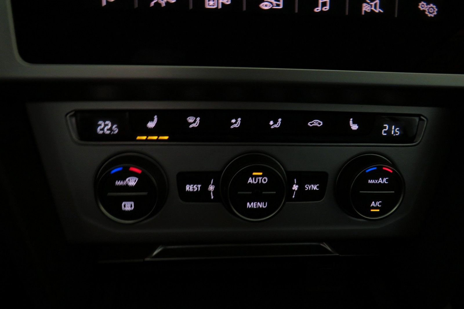 Fahrzeugabbildung Volkswagen Passat Variant Comfortline TDI DSG AHK NAVI