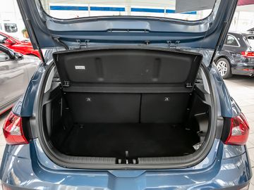 Hyundai i20 1.0 Trend Kamera Navi BOSE Spurhalteassi.