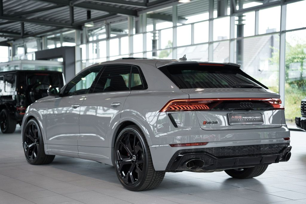 Audi Rsq8