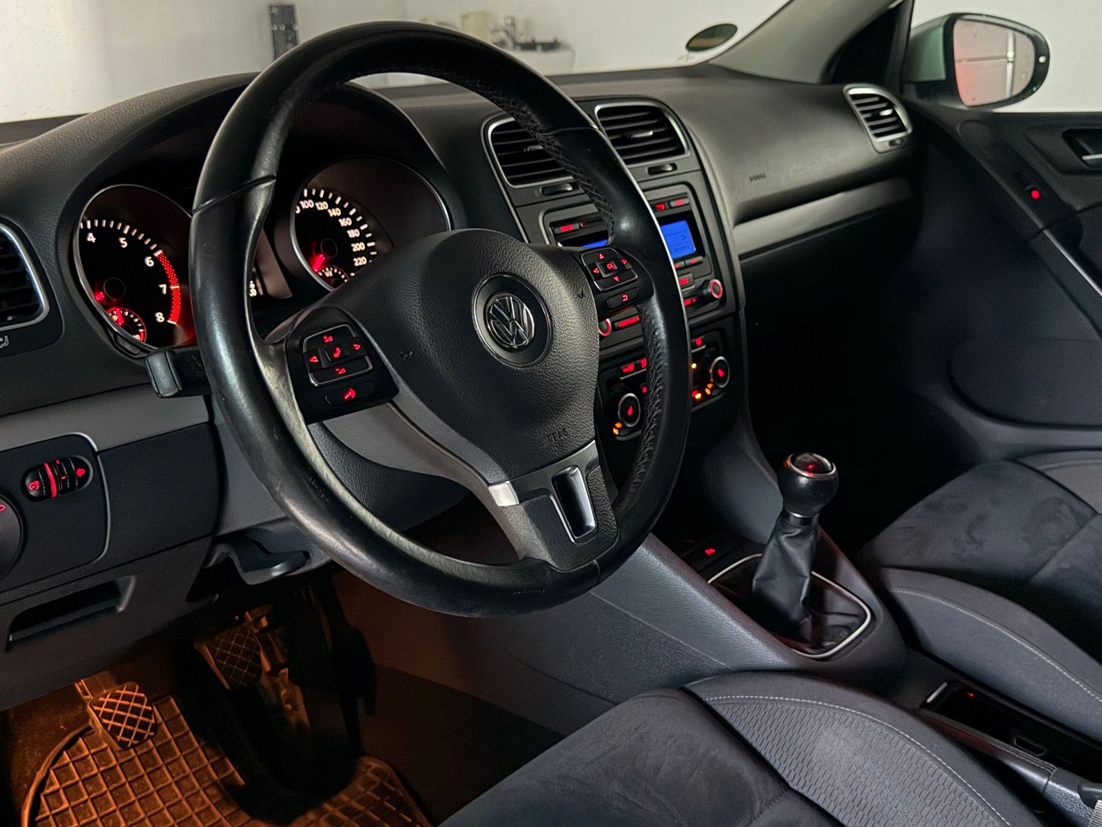 Fahrzeugabbildung Volkswagen Golf VI Highline/eGSD/ALCANTARA/KLIMAA./1.HAND
