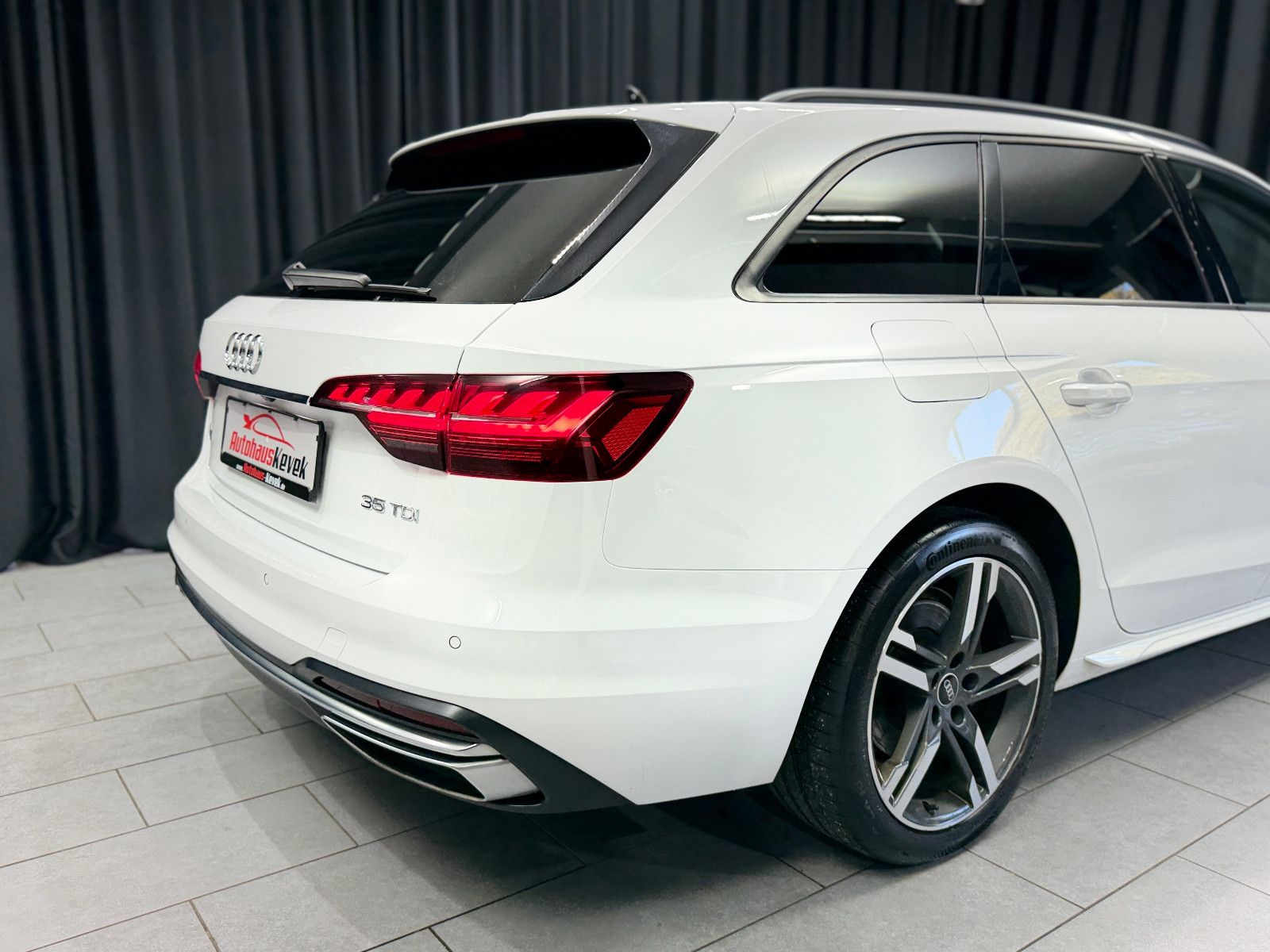 Fahrzeugabbildung Audi A4 Avant 35 TDI advanced|MATRIX|LCI|RF-KAMERA