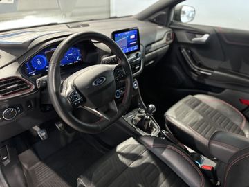 Fotografie des Ford Puma 1.0 EcoBoost Hybrid ST-LINE X