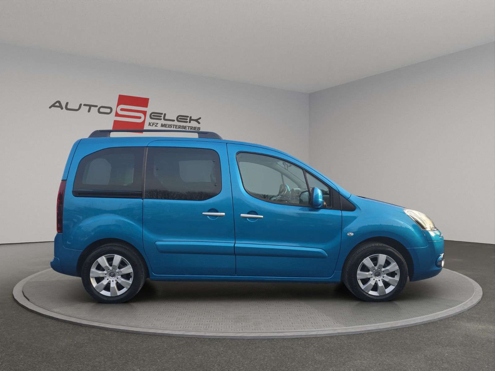 Fahrzeugabbildung Citroën Berlingo Kombi Selection+AHK+PDC+KLIMA+LED