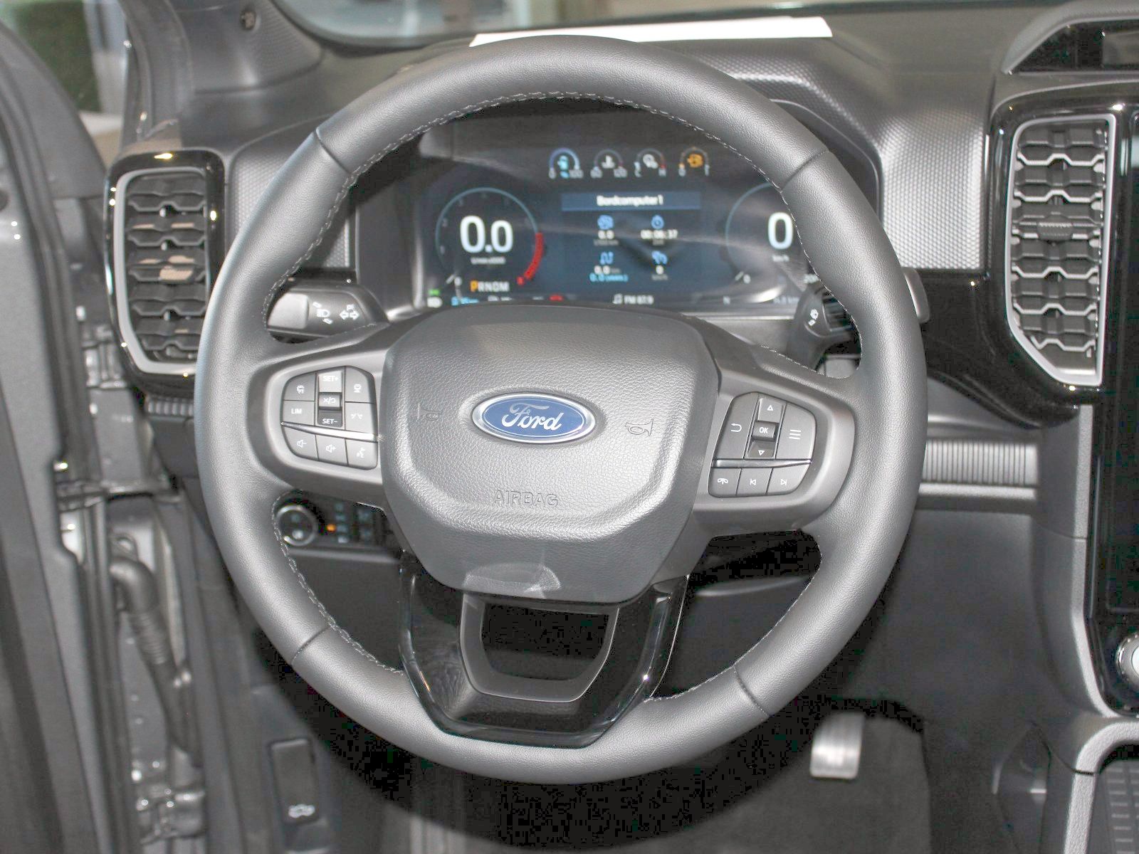 Fahrzeugabbildung Ford Ranger Plug-in-Hybrid Limited e-4WD Doppelkabine
