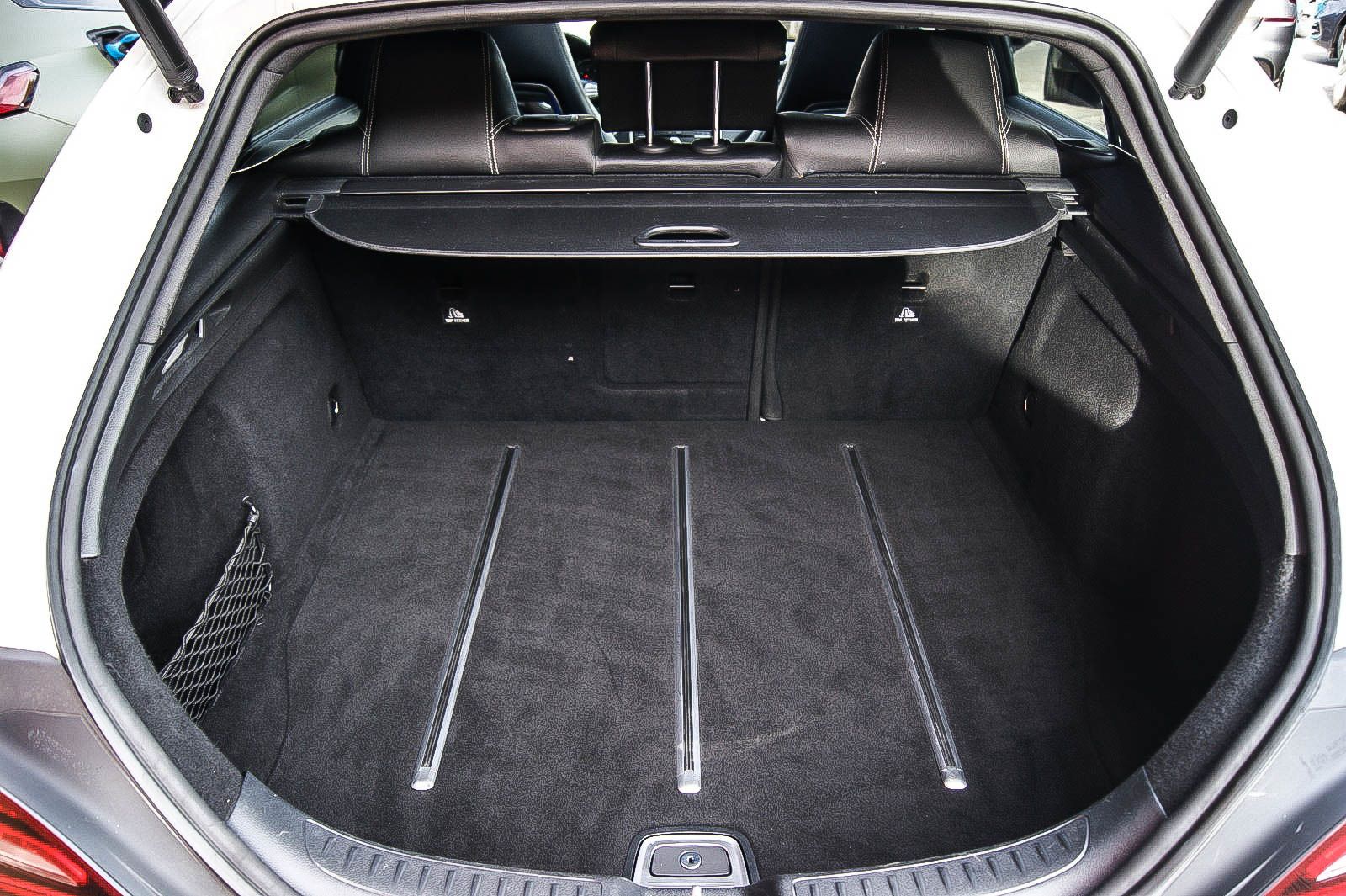 Fahrzeugabbildung Mercedes-Benz CLA 180 7G-DCT Urban Style Edition AMG PANORAMA