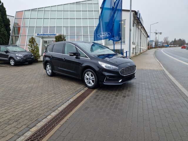 Ford S-Max Titanium