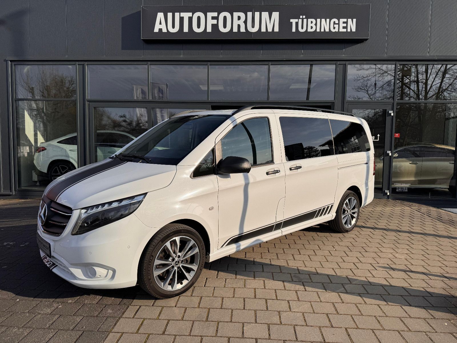 Fahrzeugabbildung Mercedes-Benz Vito 119CDI Tourer Lang EDITION*DISTRO*AHK*LED*