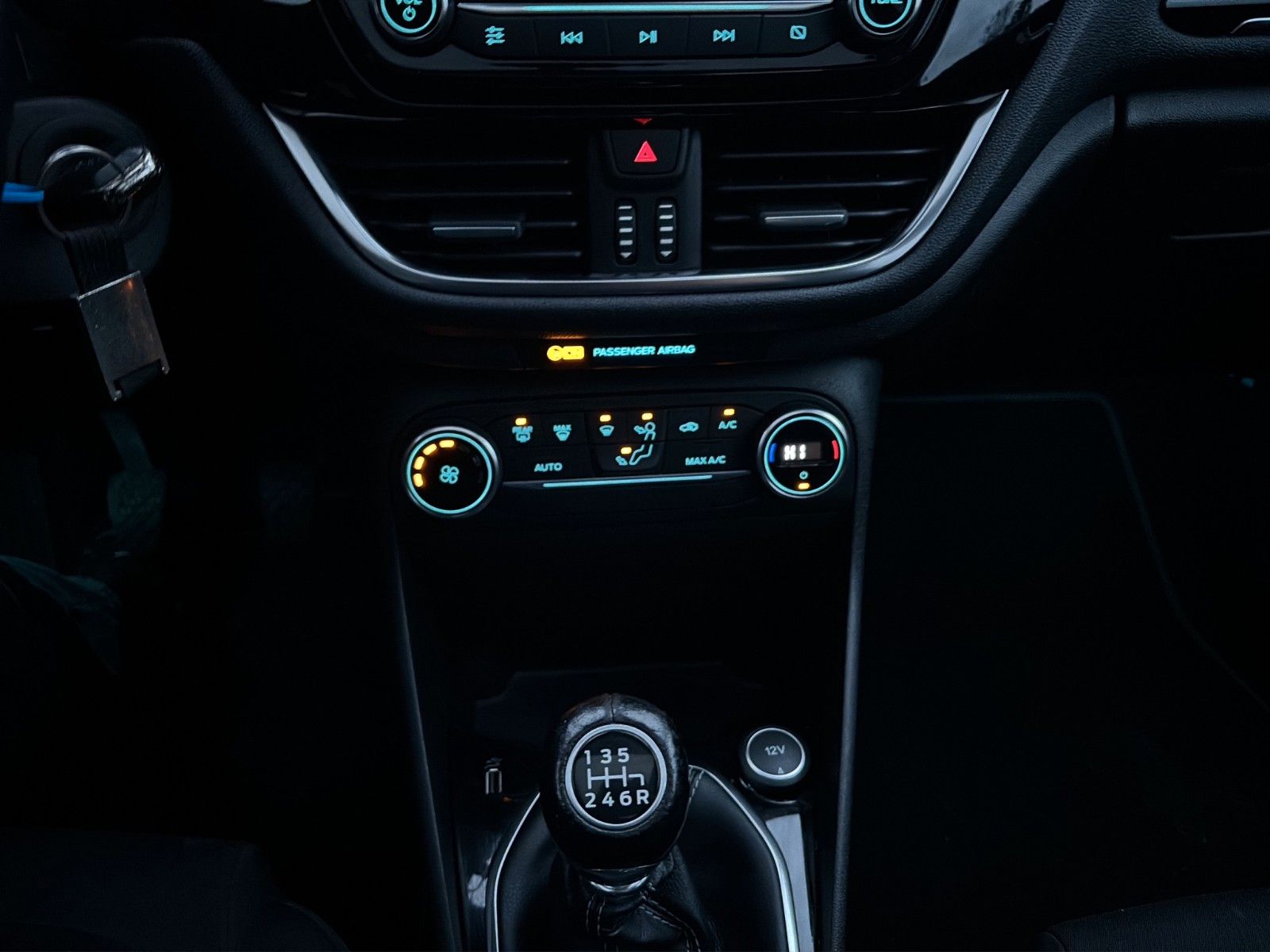 Fahrzeugabbildung Ford Fiesta Titanium Pano/LED/B&O/Kamera/Navi