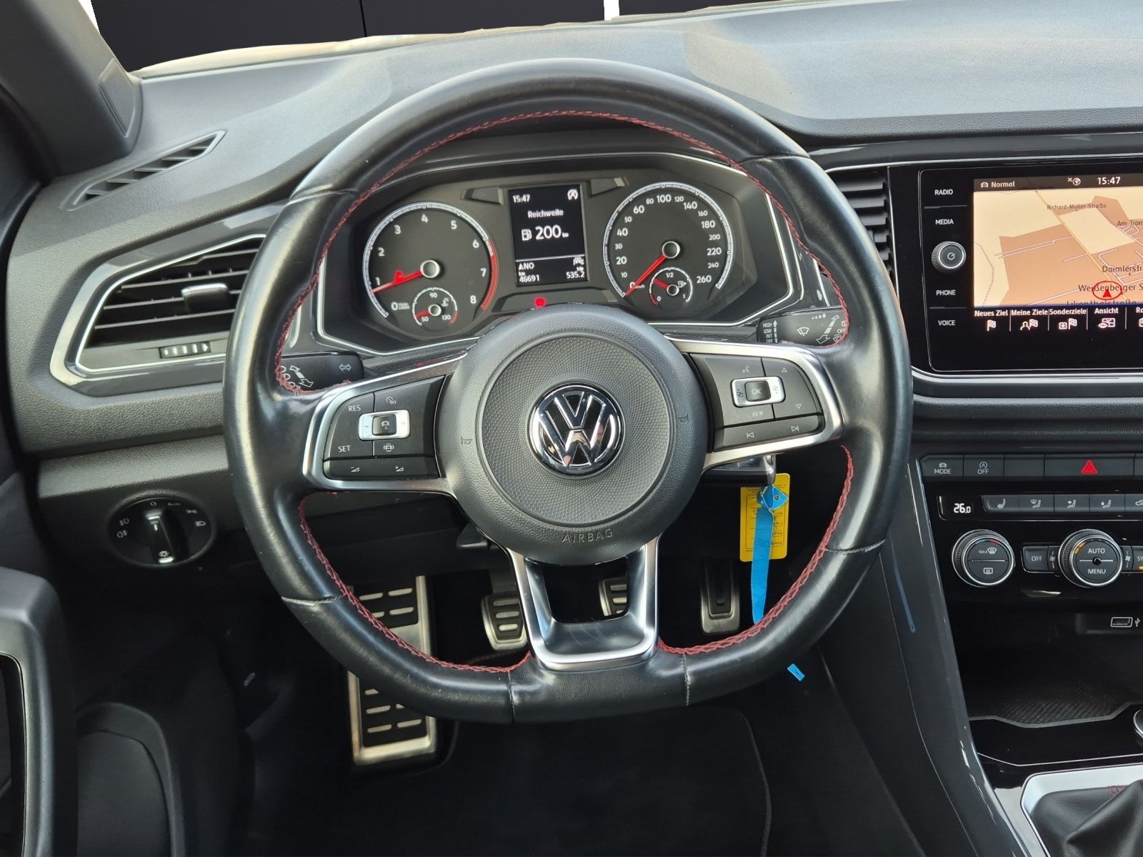 Fahrzeugabbildung Volkswagen T-Roc 1.5 TSI Sport LED Navi