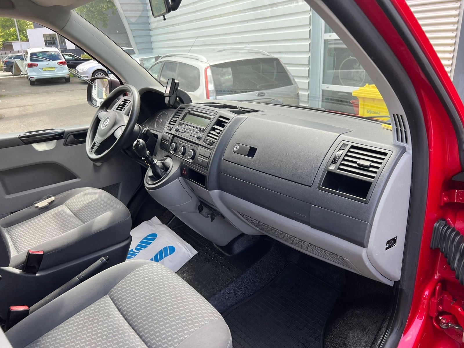 Fahrzeugabbildung Volkswagen T5 Transporter Kasten-Kombi Kombi
