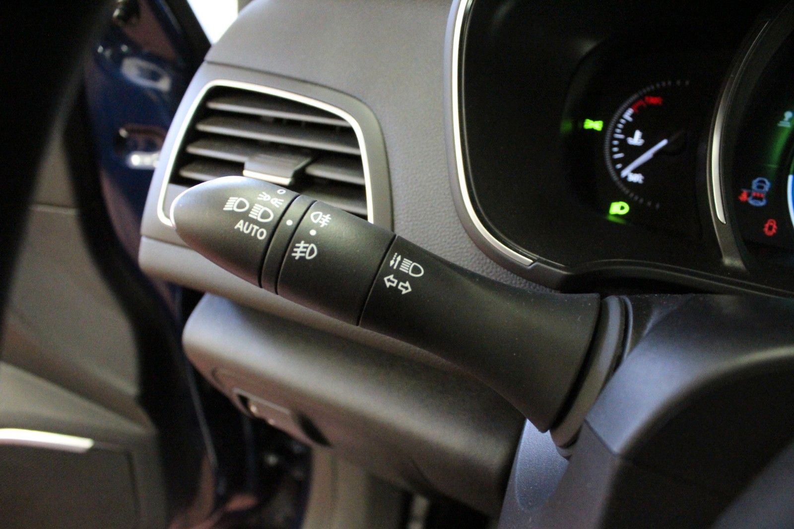 Fahrzeugabbildung Renault Megane ENERGY TCe 130 Intens/*Winterräder