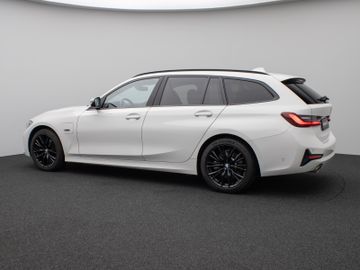 Fahrzeugabbildung BMW 320e 360°Laser DAB HiFi WLAN Komfort Alarm Sport