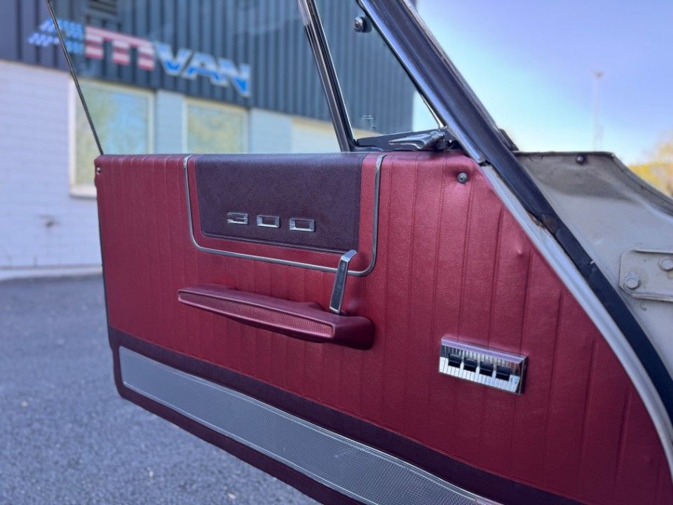 Fahrzeugabbildung Chrysler 300 J Coupe 6.8 Lettermotor