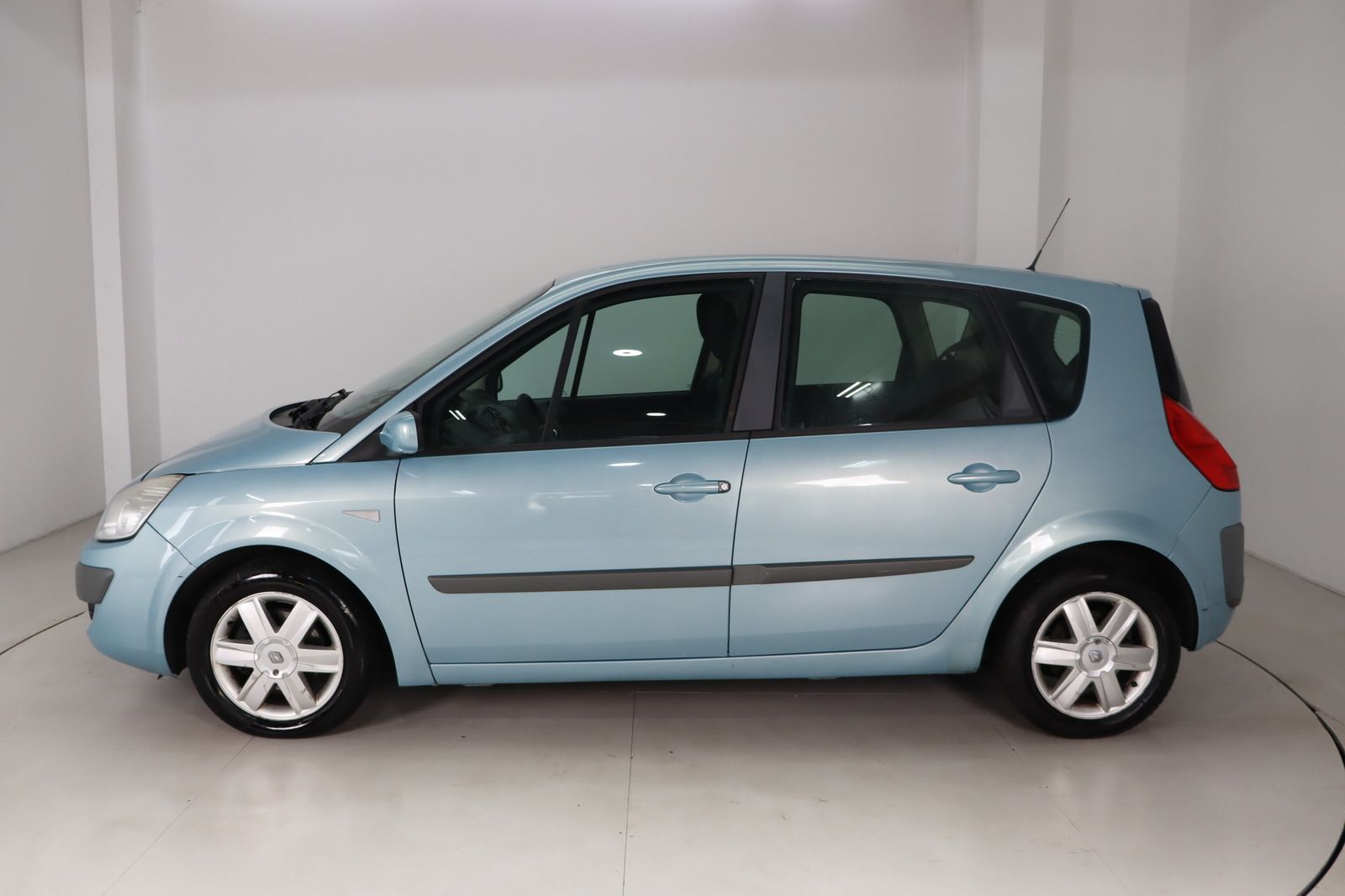 Fahrzeugabbildung Renault Megane Scenic 1.6 16V * Klima * Isofix