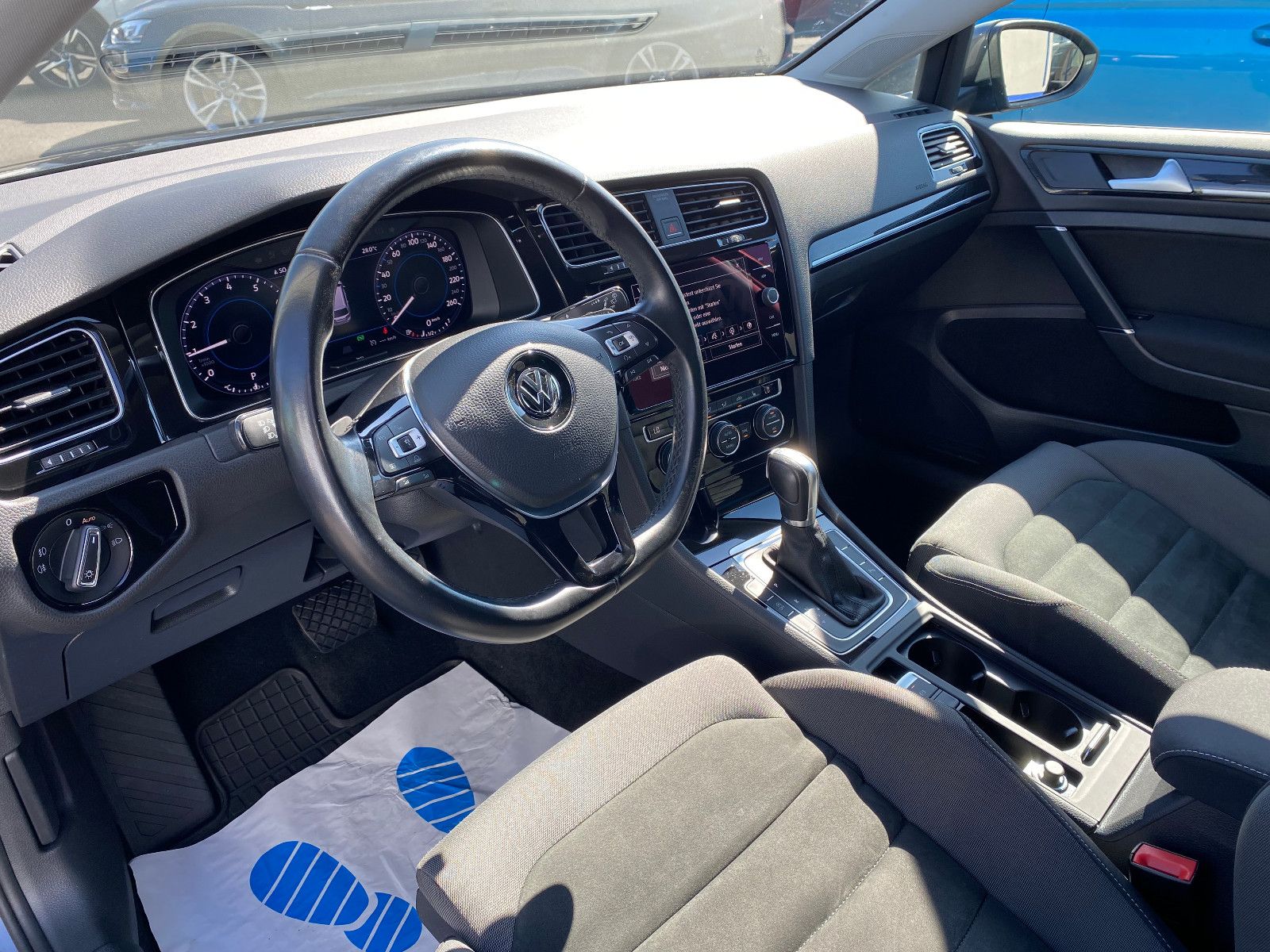 Fahrzeugabbildung Volkswagen Golf VII Variant Highline TSI DSG ACC LED Kamera