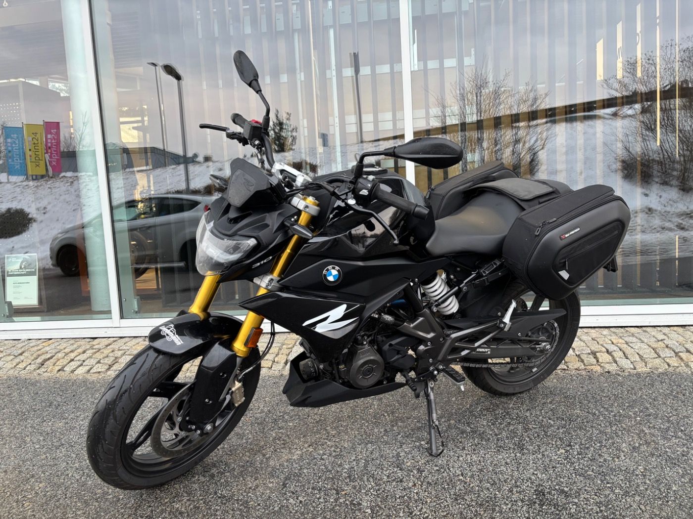 Fahrzeugabbildung BMW G 310 R mit Seitentaschen