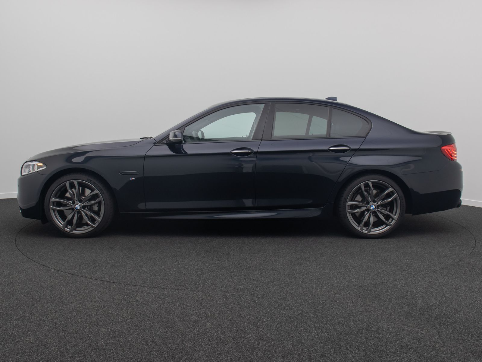 Fahrzeugabbildung BMW 550i xD M Sport HUD H/K Kamera GSD SoftCl 20Zoll