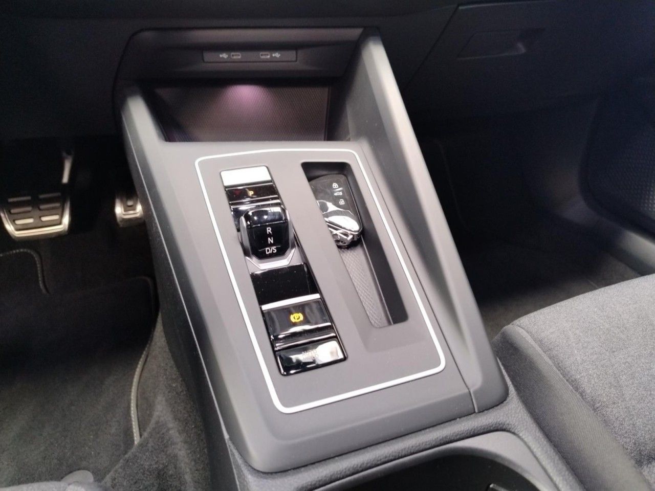 Golf MOVE 1.0 eTSI DSG Klima Navi