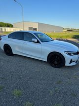 BMW 320d Sport Line Automatic / Head-Up  - BMW 320: 320d Automatic