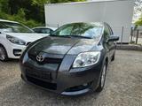 Toyota Auris Executive*AUTOMATIK * - Toyota Auris mit Benzin-Antrieb: Automatik