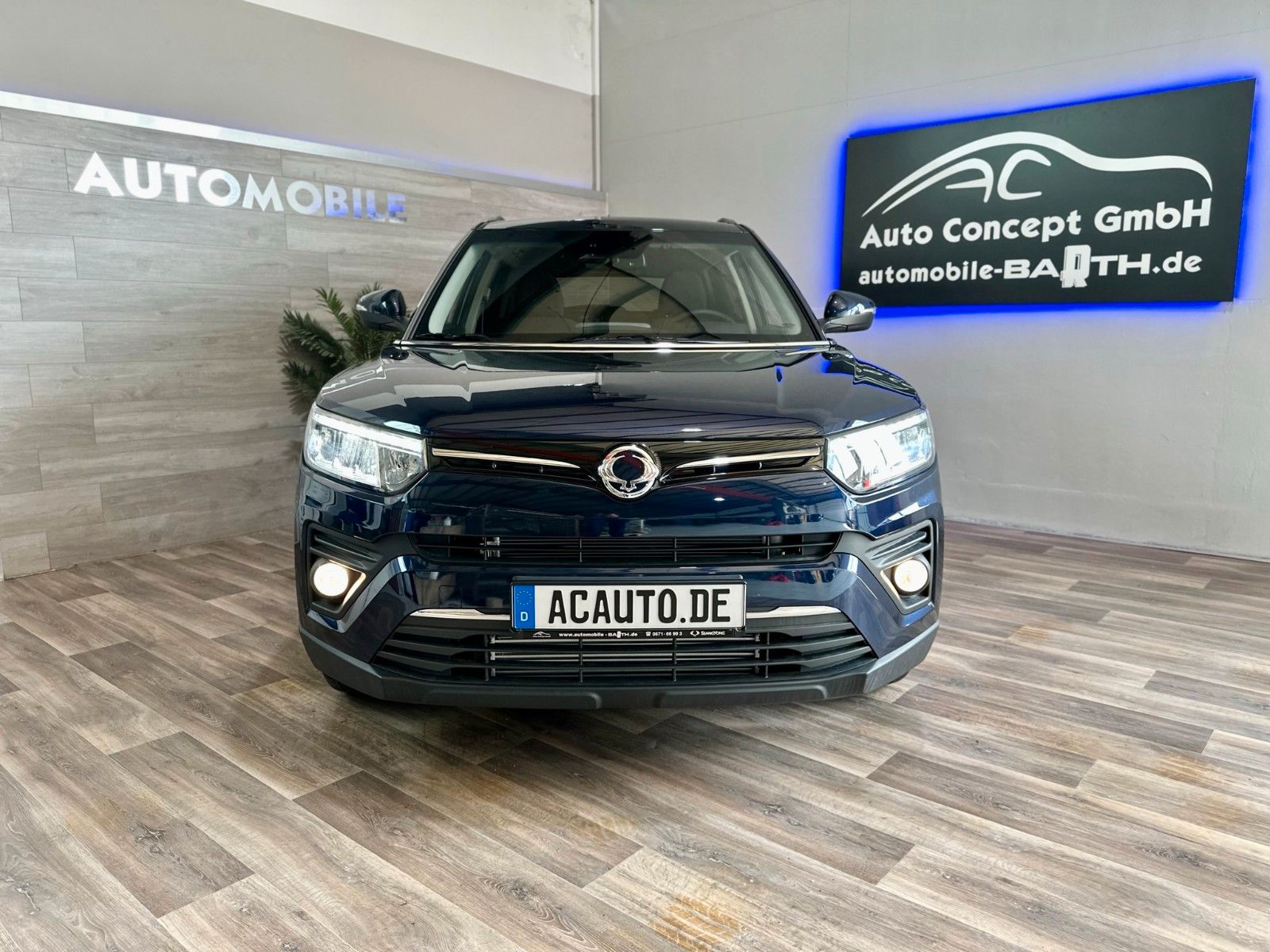 Fahrzeugabbildung Ssangyong Tivoli Quartz 1,5P 6AT 2WD*Finanzierung*NAVI*RFK