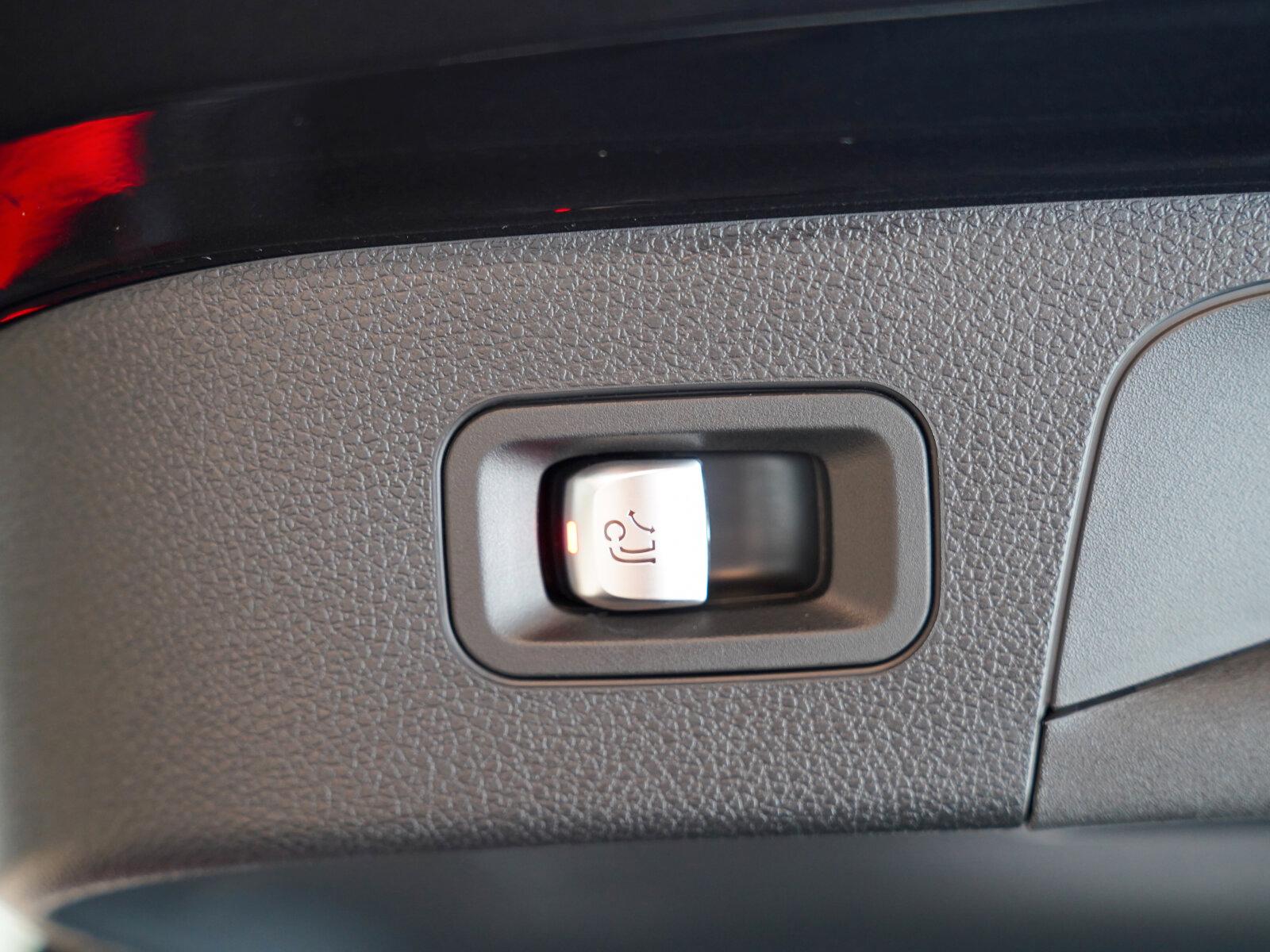 Mercedes-Benz EQC 400 4M AMG Line Leder Fahrassistenz Head-up, миниатюра 18