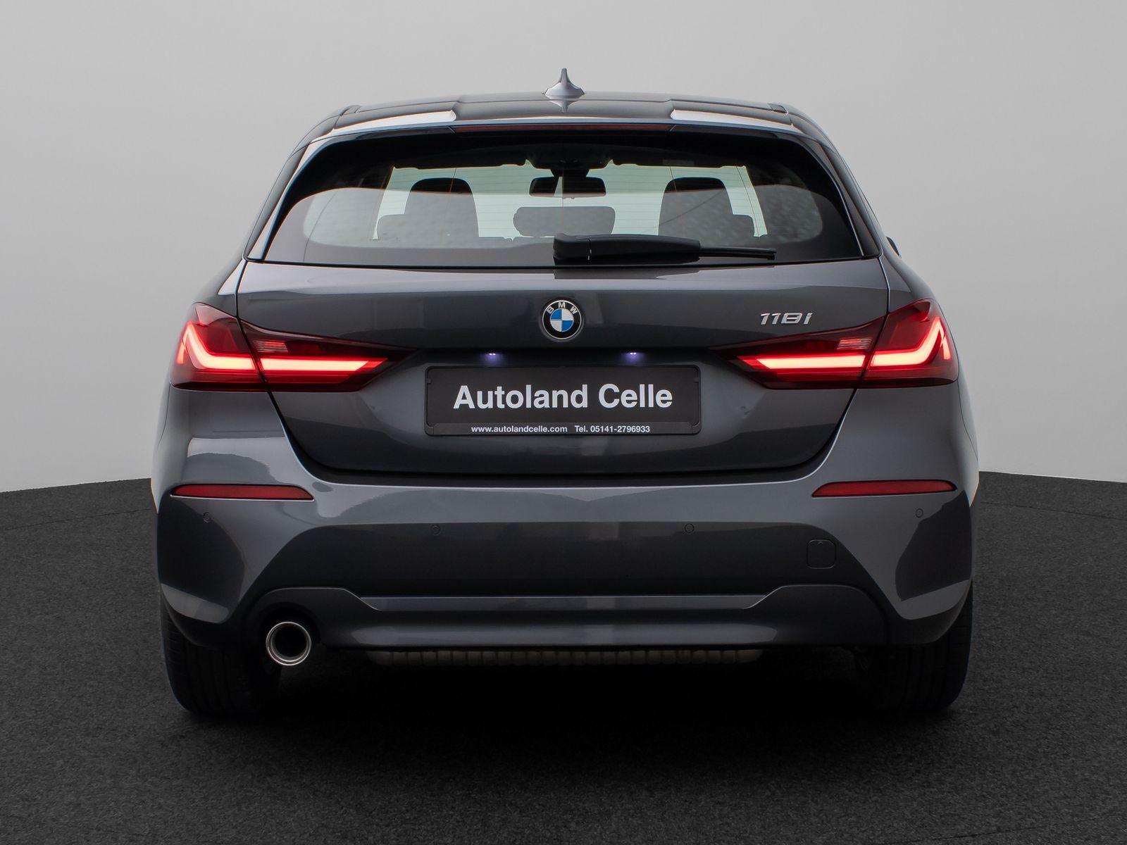 Fahrzeugabbildung BMW 118i Panorama HUD DAB HiFi WLAN PDC LED Alarm