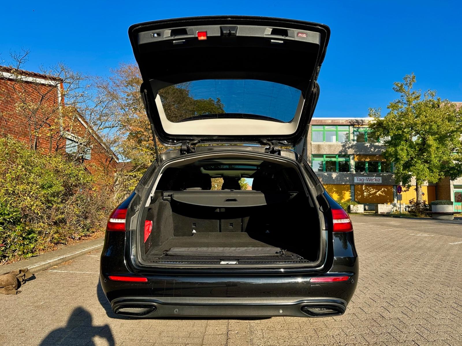 Mercedes-Benz E 300 d T Autom. Distronic, Panorama, Multibeam