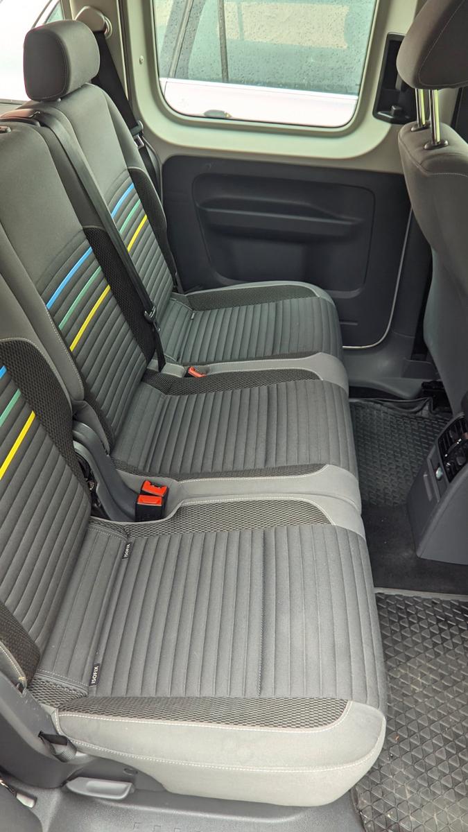 Volkswagen VW Caddy Team 1.6 TDI | 5-Sitzer | AHK | Kamera 