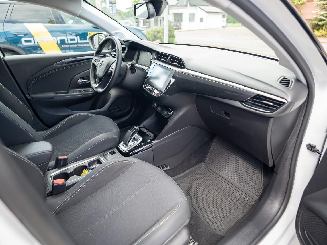 Fahrzeugabbildung Opel Corsa F e Elegance
