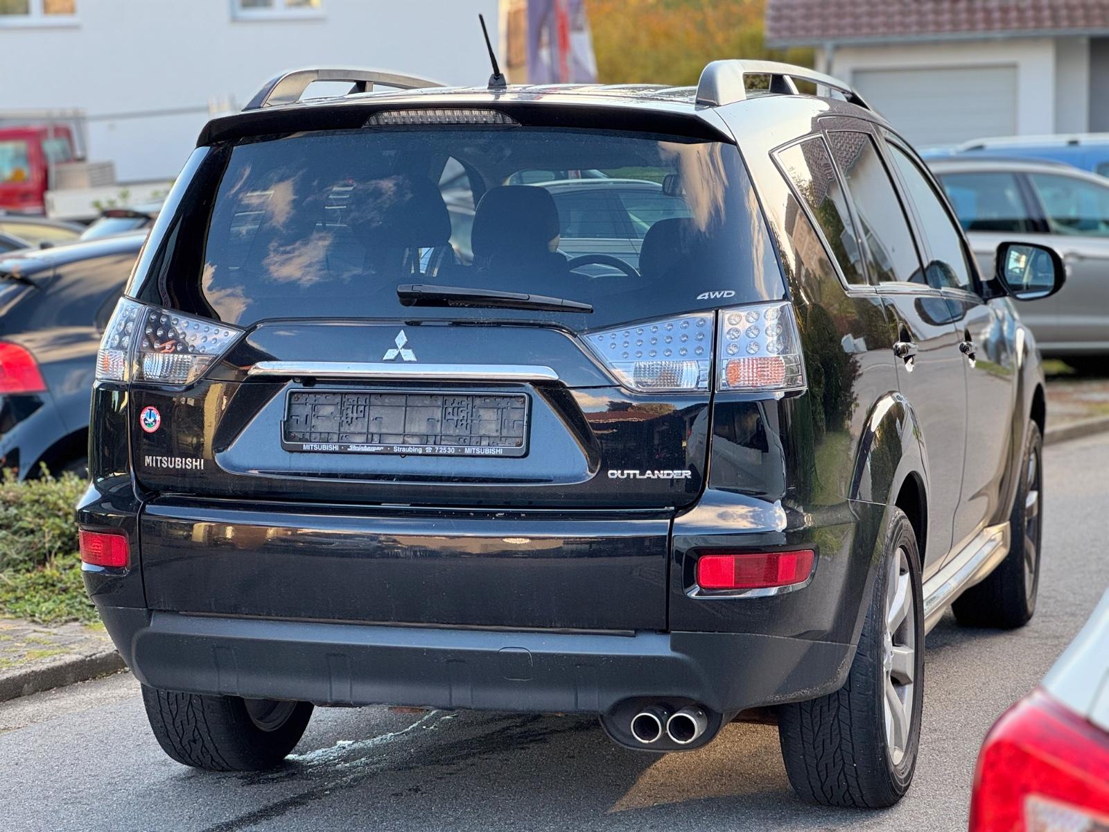 MITSUBISHI OUTLANDER 2.2 DI-D 156ch 4X4 35 JAHRE BVA - ATTELAGE - SIÈGES CHAUFFANTS - BI-XÉNON - CAMÉRA DE RECUL