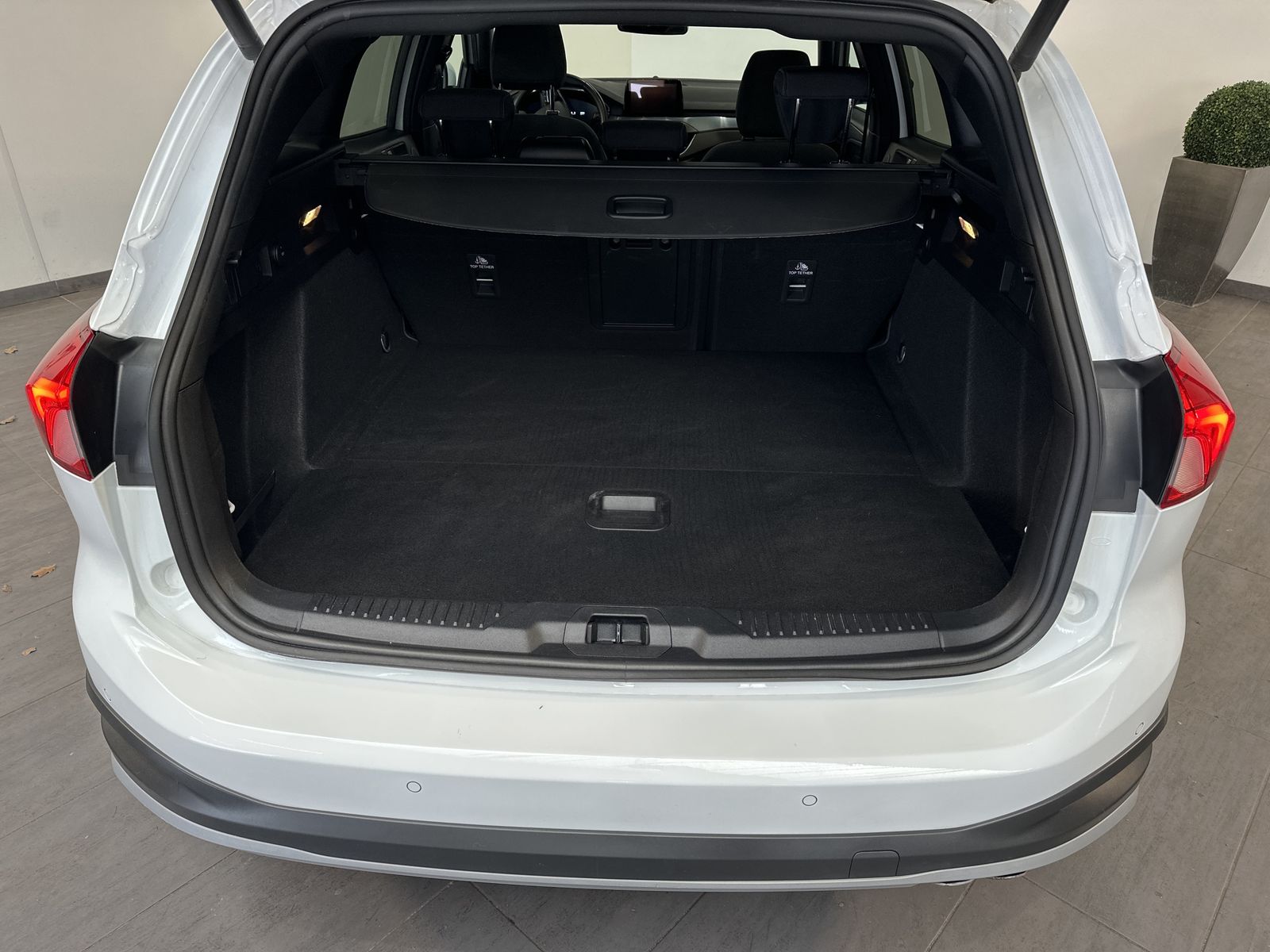 Fahrzeugabbildung Ford Focus 1.5 EB Aut. ACTIVE X NAV+LED+PANO+KAM+VC