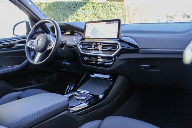 BMW iX3 IMPRESSIVE / SHADOW LINE / LASER / M-SPORT