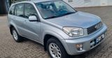 Toyota  Rav4. 2.0-VVT-i 4x4 Automatik - - Toyota RAV 4 aus 2001