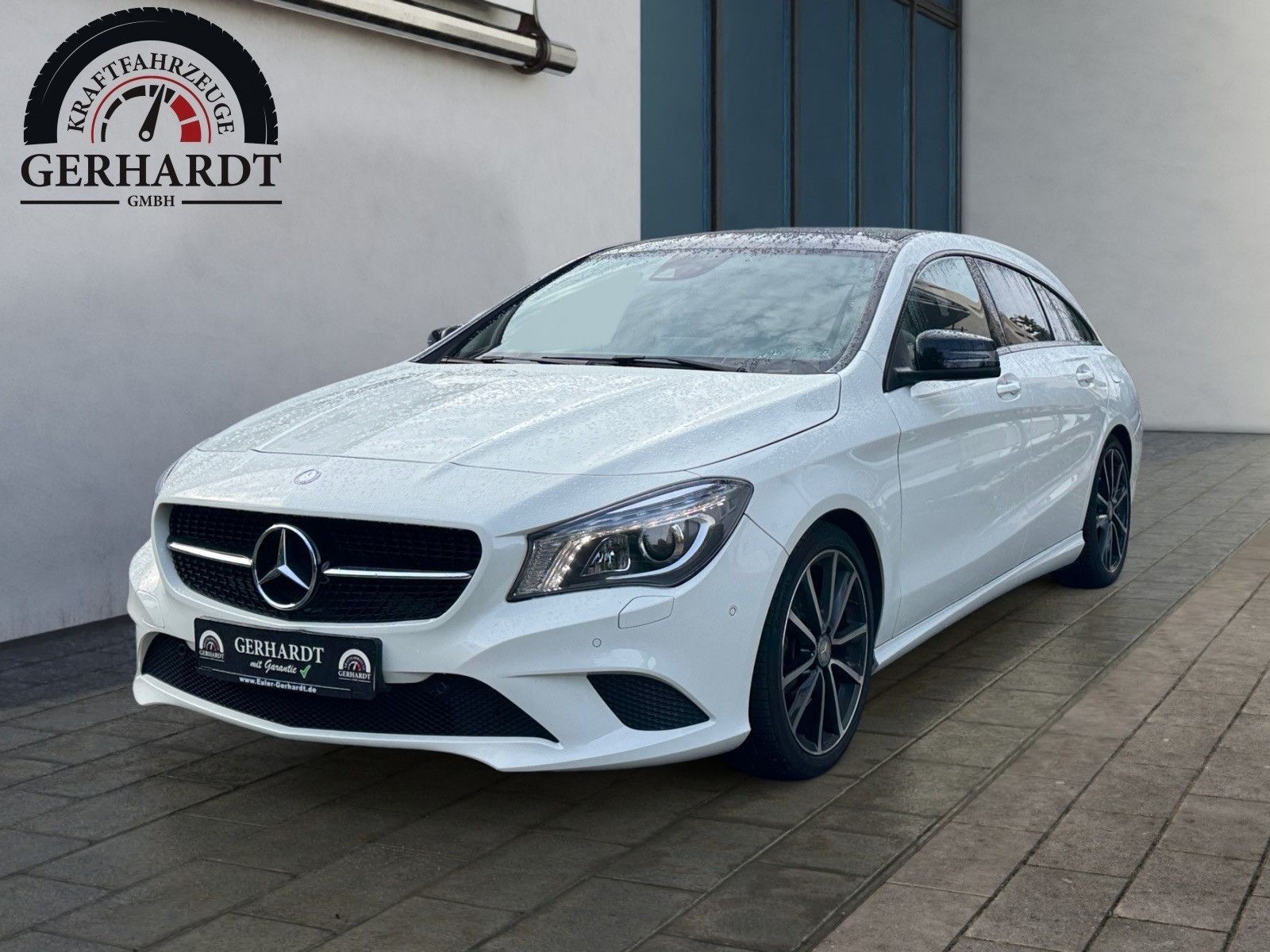 MERCEDES-BENZ CLA 250 ShootingBrake*AUTOM.*PANO*NAVI*AHK*XENON