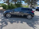 Toyota Auris Hybrid Executive - Toyota Auris: Executive