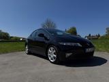Honda Civic 1.8 v-tec - Honda Civic aus 2008 mit Benzin-Antrieb