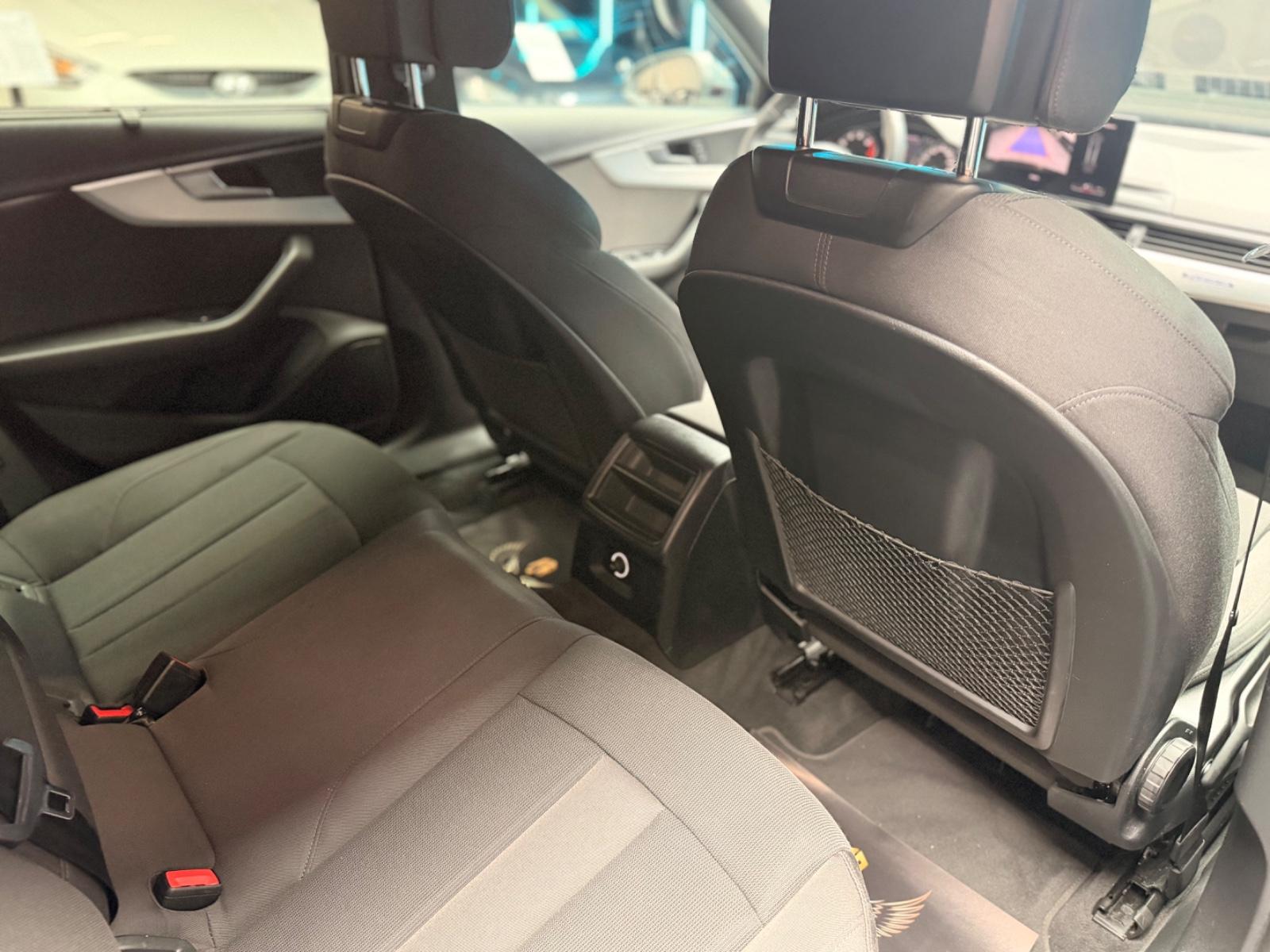 Audi A4 Avant 45 TFSI quattro S line/LED/AHK/ACC