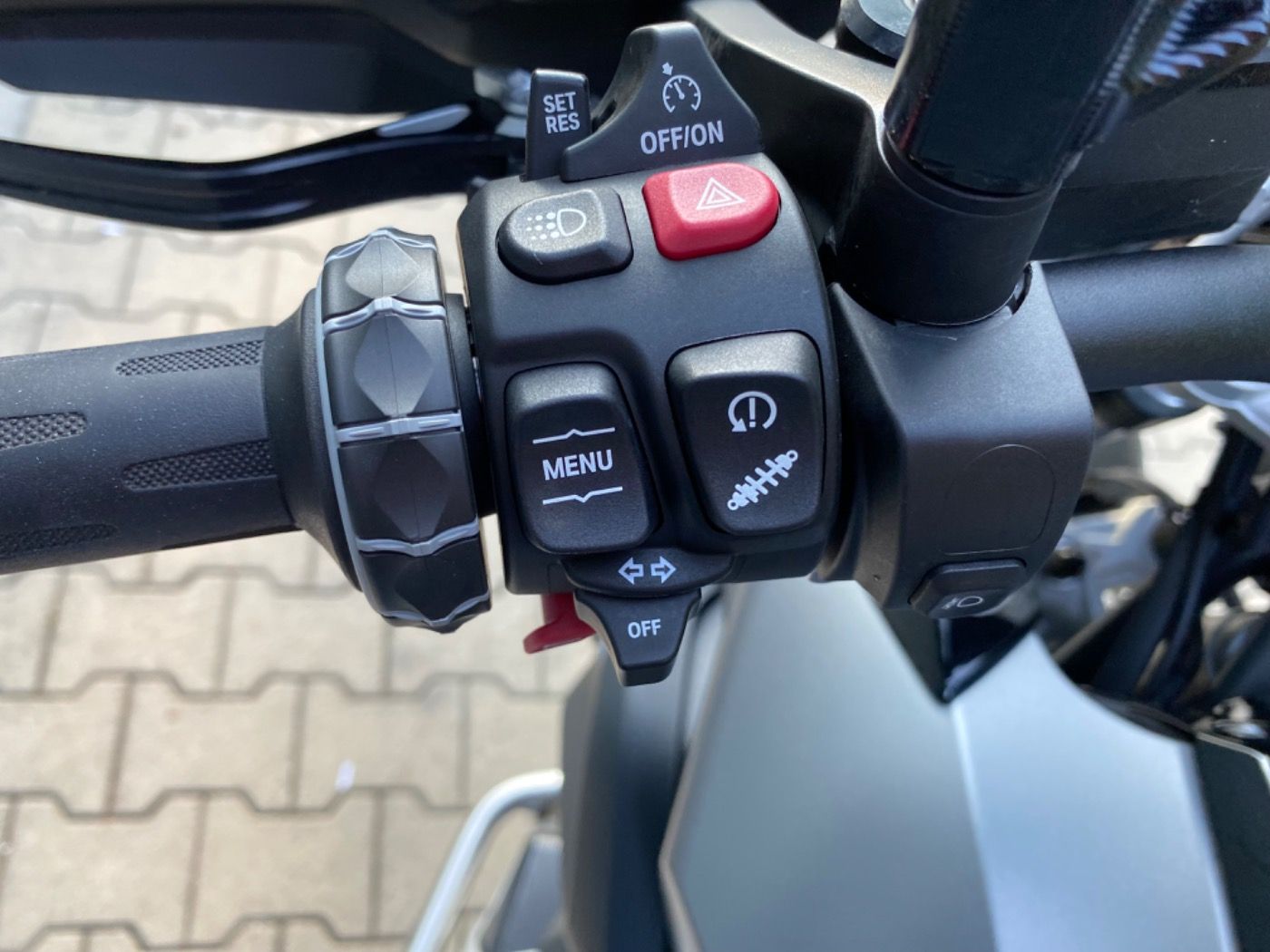 Fahrzeugabbildung BMW R 1250 GS Triple Black Frästeile Seitenkoffer