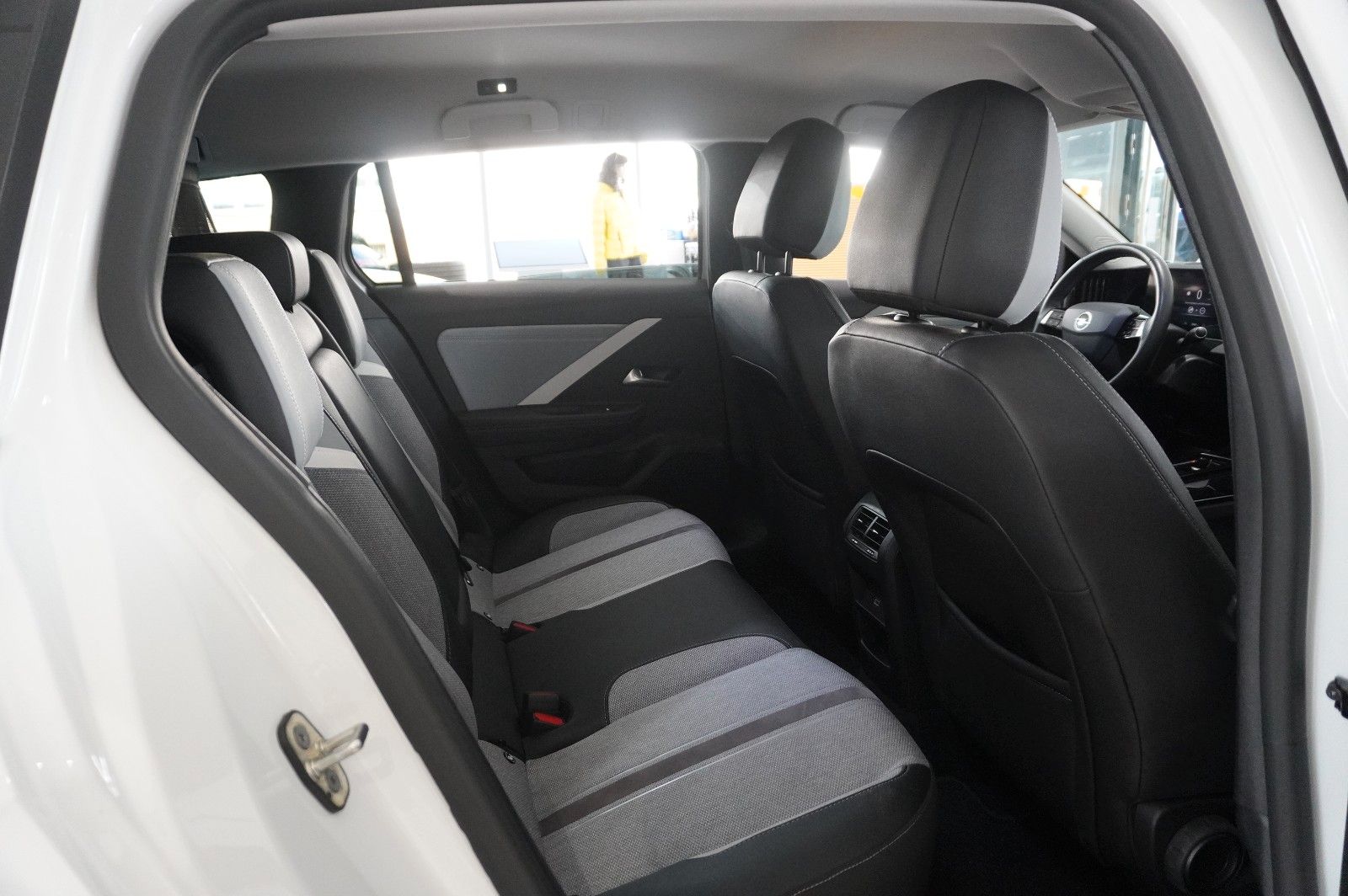 Fahrzeugabbildung Opel Astra L ST 1.5D ELEGANCE NAVI/LED/KAMERA/SPORT