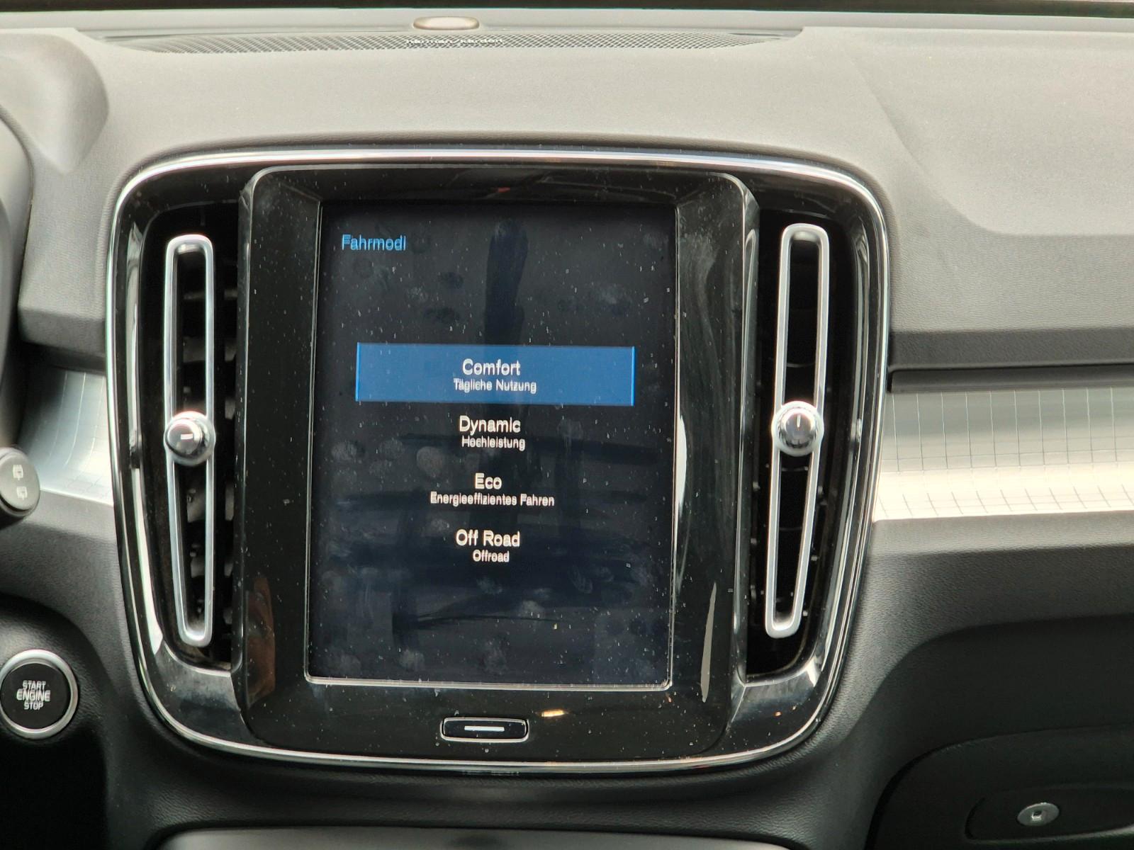 Volvo XC40 1,5 Momentum/Bicolor/Sound/Motorhaube Hagel