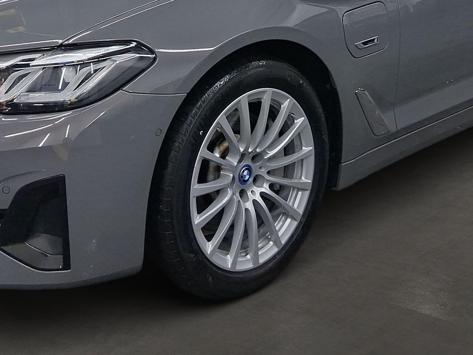 BMW 530e DrivAss*ParkAss*Head-Up*Lenkradheizung