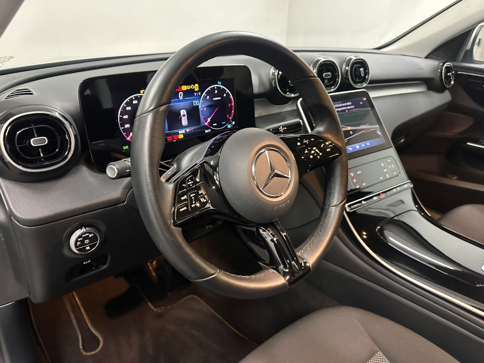 Fahrzeugabbildung Mercedes-Benz C 200 d T Autom. *KAMERA*AHK*DISTRO*LED*