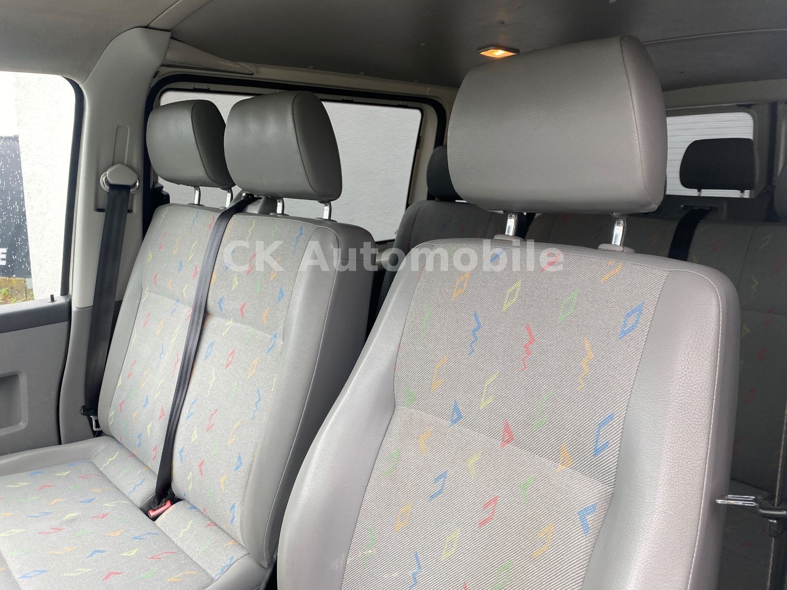 Fahrzeugabbildung Volkswagen T5 Transporter Kombi 1.9 TDI/9 Sitze/Klima/AHK